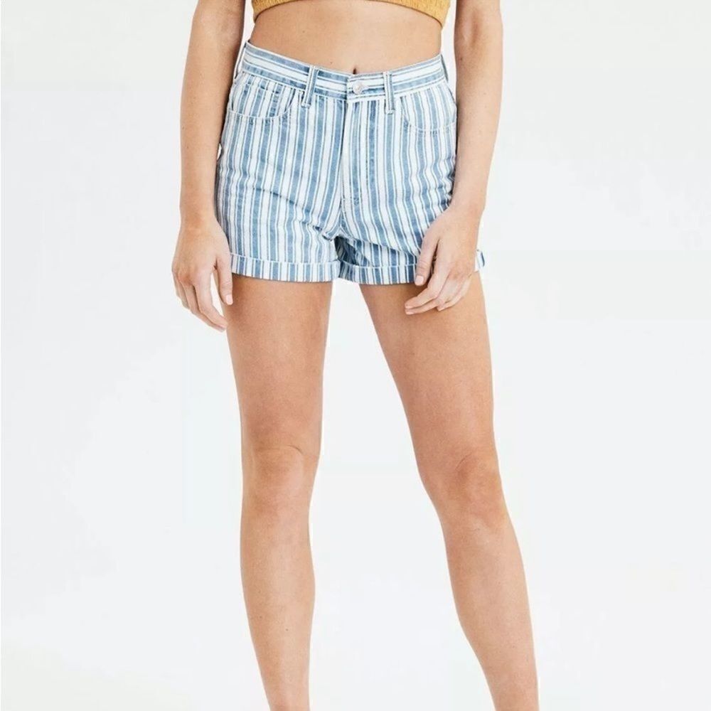 EXCELLENT CONDITION WOMEN’S SIZE 12 AMERICAN EAGLE STRIPED MOM SHORT